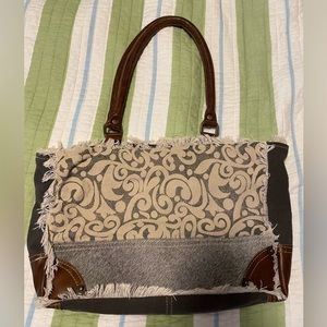 👀👀Myra Shoulder Bag!!!! 👀👀